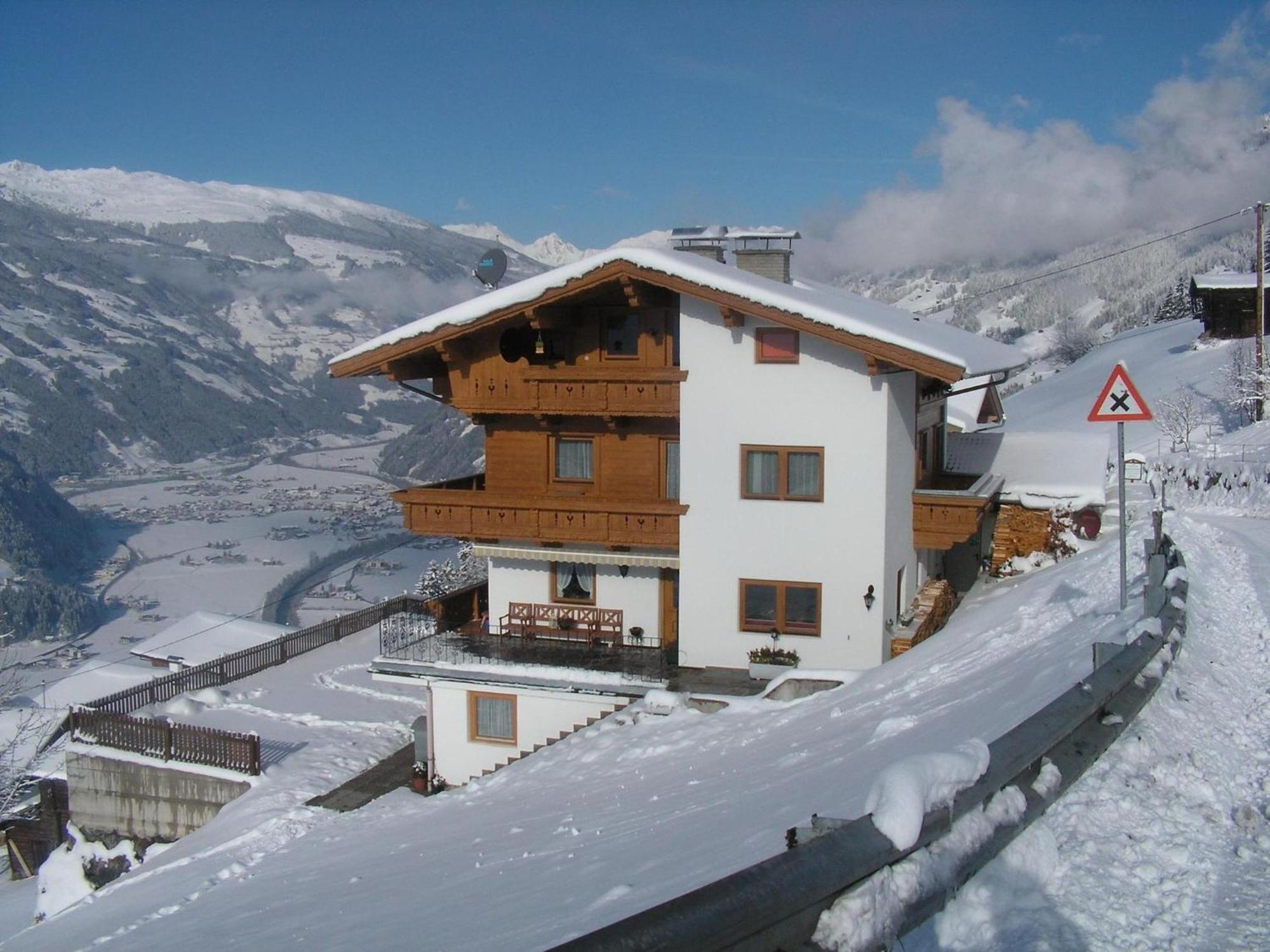 Apartment In Hippach Im Zillertal In The Mountains Muhlen  Ngoại thất bức ảnh